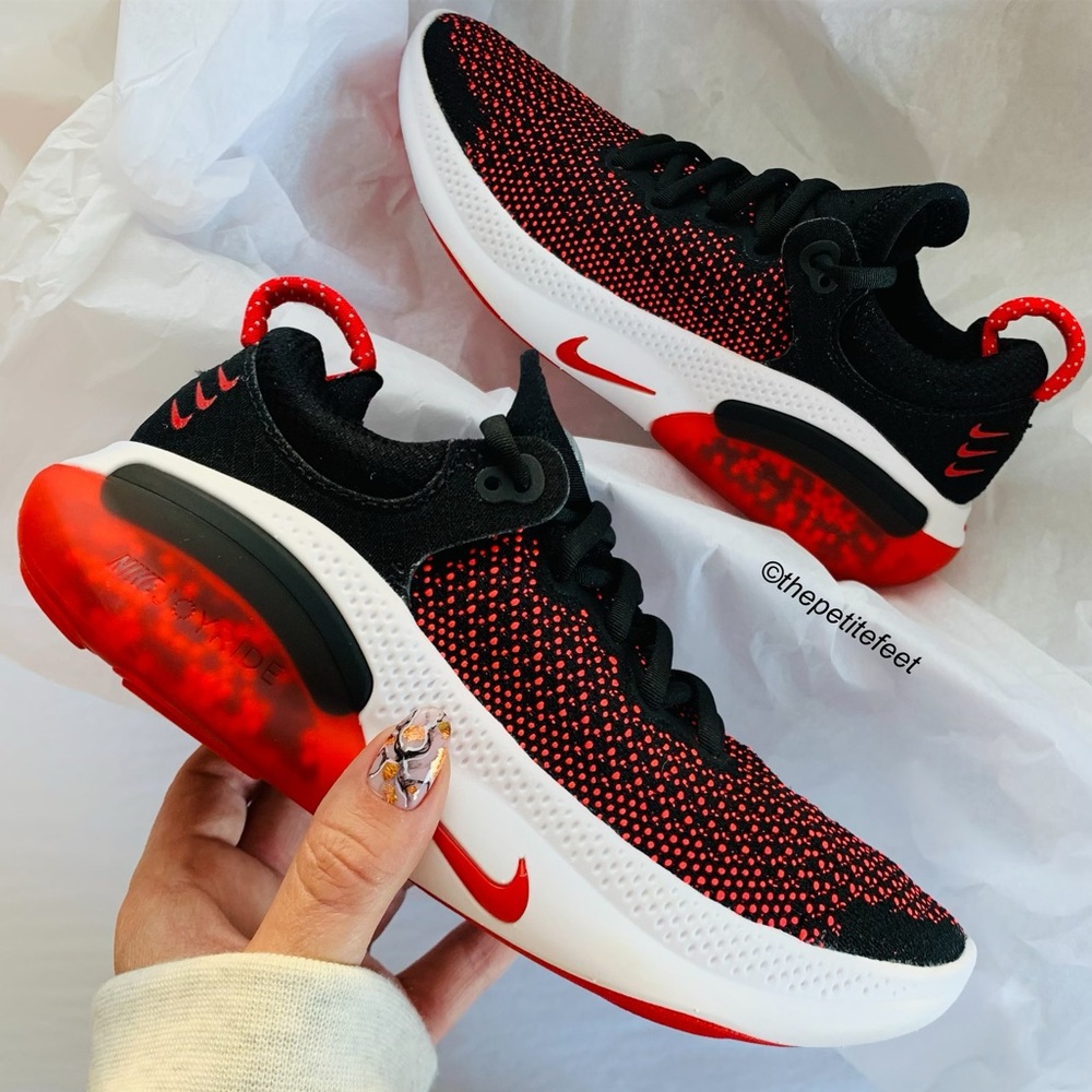 NWT Nike Joyride Run Flyknit sneakers shoes